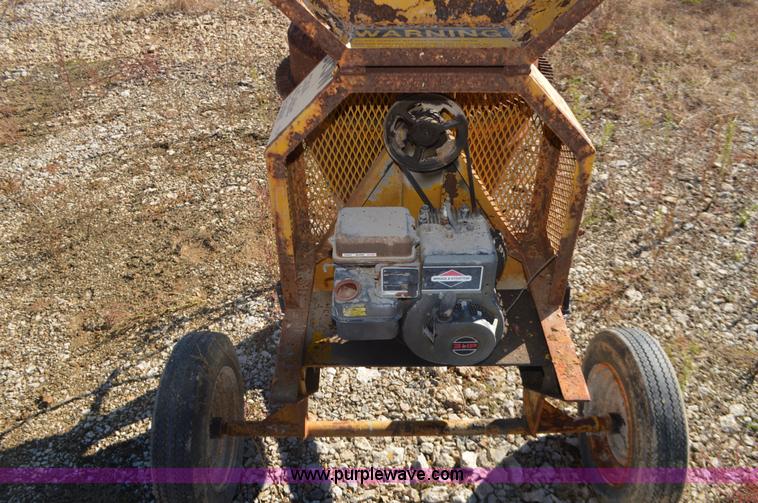 image for item I6301 Stow CM4 concrete mixer