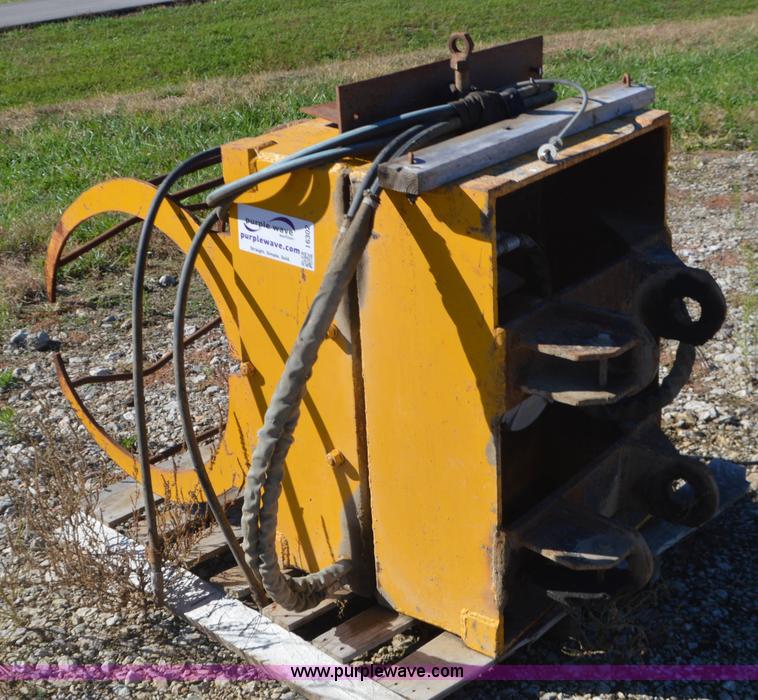 image for item I6302 Excavator barrel handler