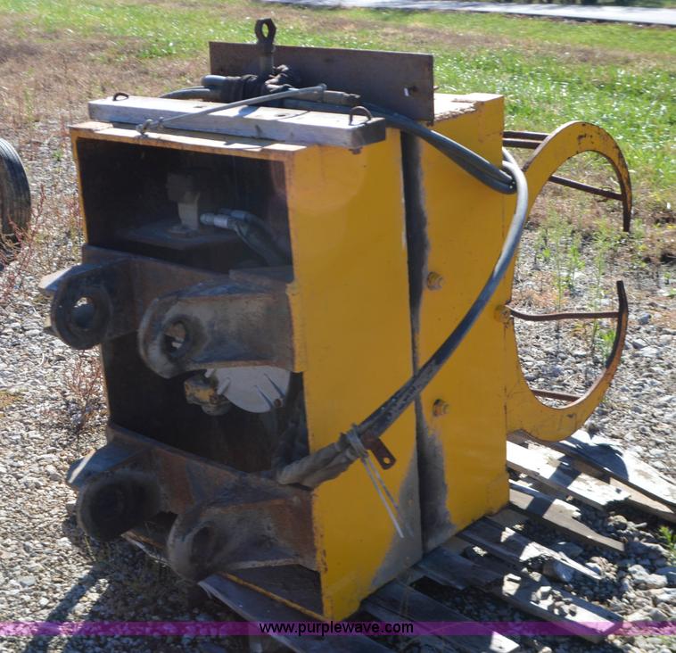 image for item I6302 Excavator barrel handler