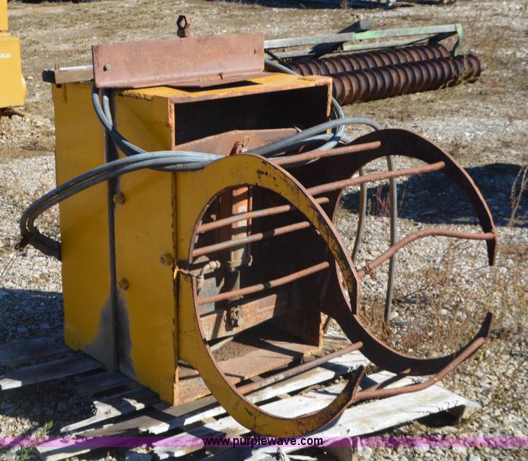 image for item I6302 Excavator barrel handler