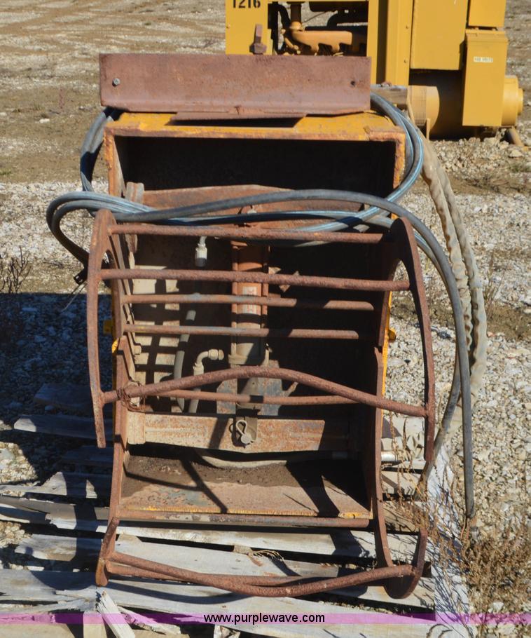 image for item I6302 Excavator barrel handler