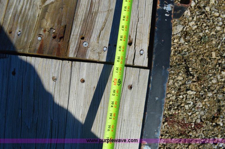 image for item I6305 2007 Loadmaster equipment trailer