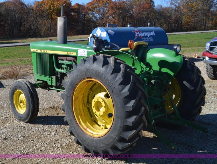 image for item I6308 John Deere 2020 tractor