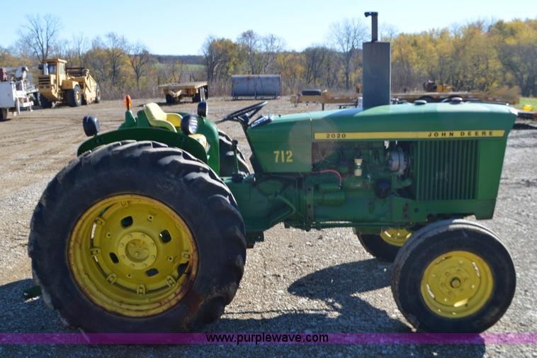 image for item I6308 John Deere 2020 tractor