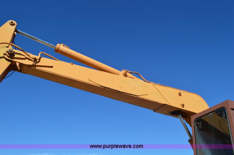 image for item I6309 1985 Case 880D excavator