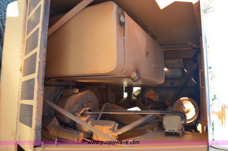 image for item I6309 1985 Case 880D excavator