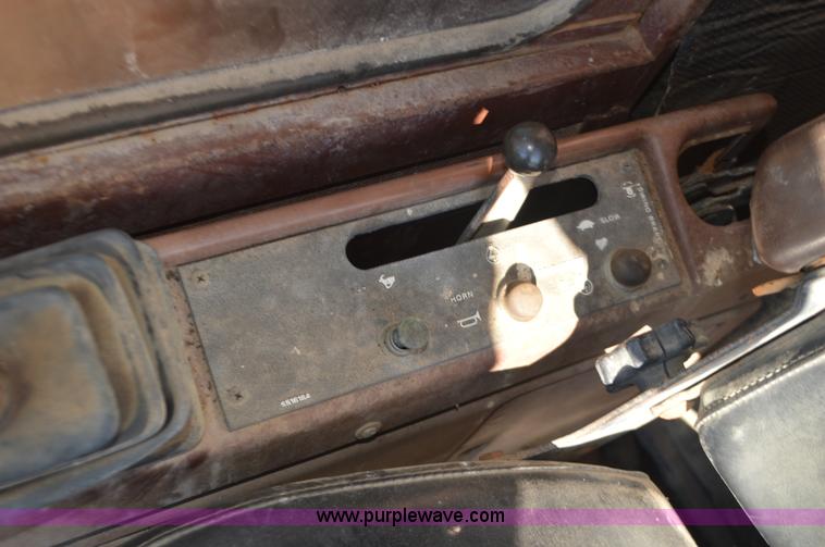 image for item I6309 1985 Case 880D excavator