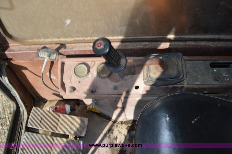 image for item I6309 1985 Case 880D excavator