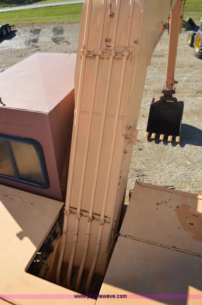 image for item I6309 1985 Case 880D excavator