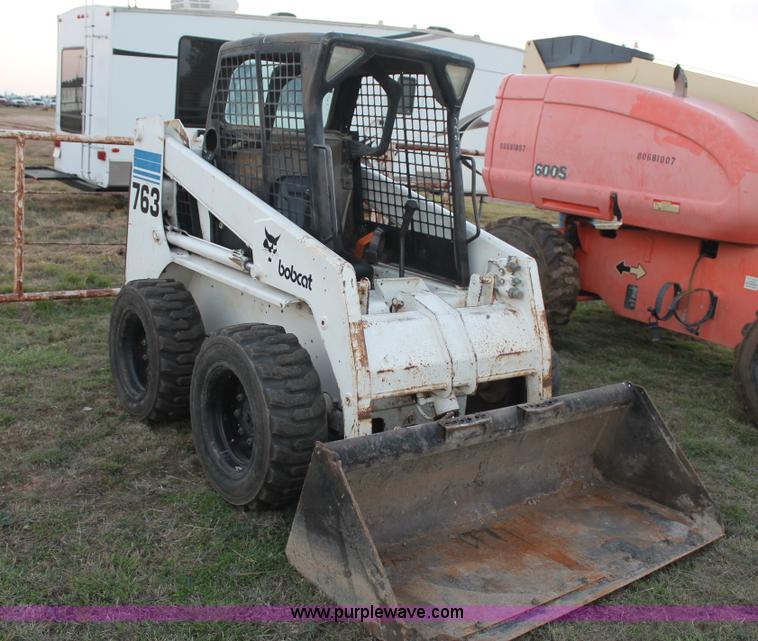image for item J1393 2002 Bobcat 763 skid steer
