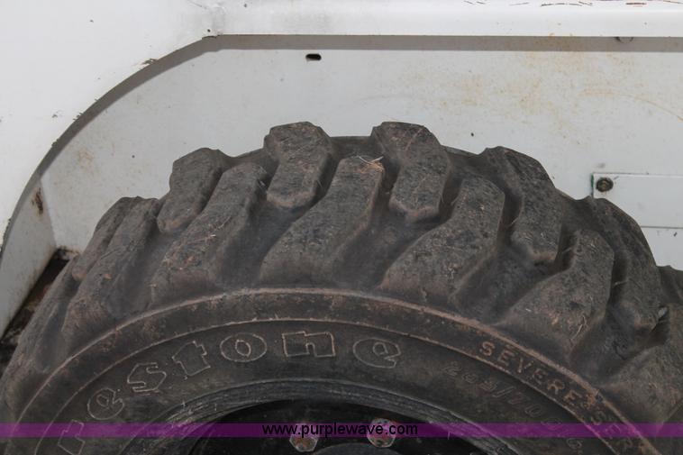 image for item J1393 2002 Bobcat 763 skid steer