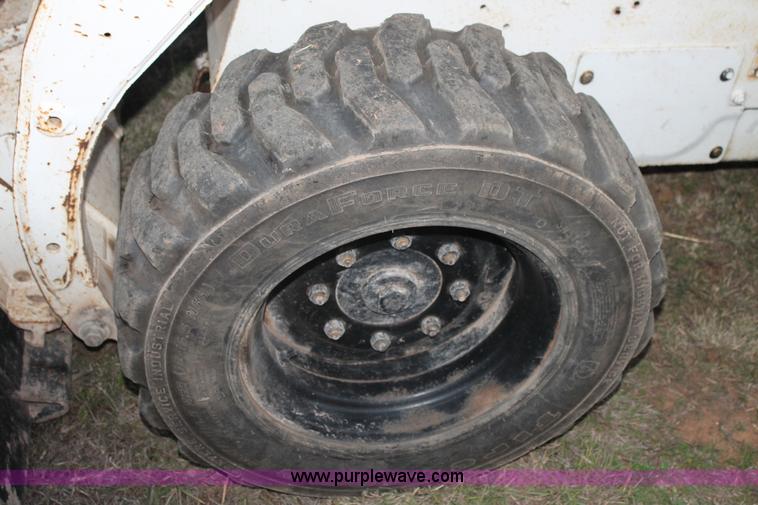 image for item J1393 2002 Bobcat 763 skid steer