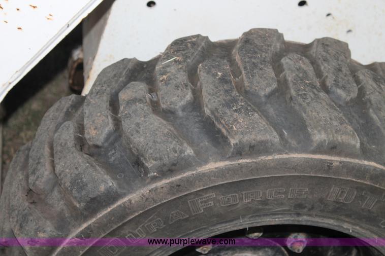 image for item J1393 2002 Bobcat 763 skid steer