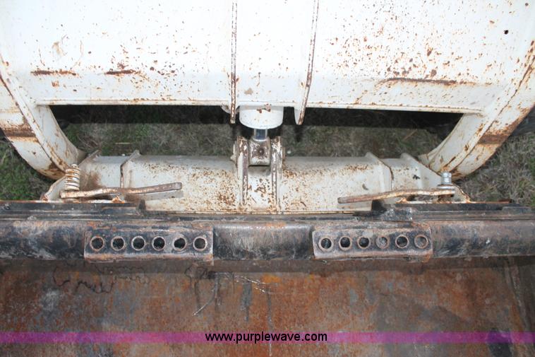 image for item J1393 2002 Bobcat 763 skid steer