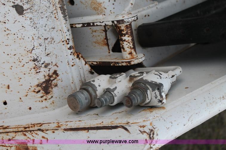 image for item J1393 2002 Bobcat 763 skid steer