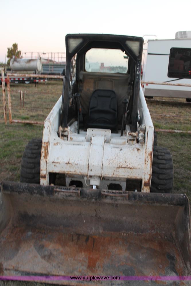 image for item J1393 2002 Bobcat 763 skid steer