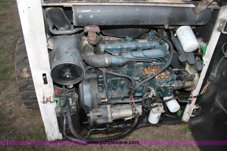 image for item J1393 2002 Bobcat 763 skid steer