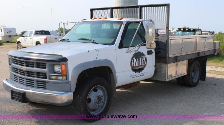 image for item J3554 1998 Chevrolet 3500HD flatbed pickup truck