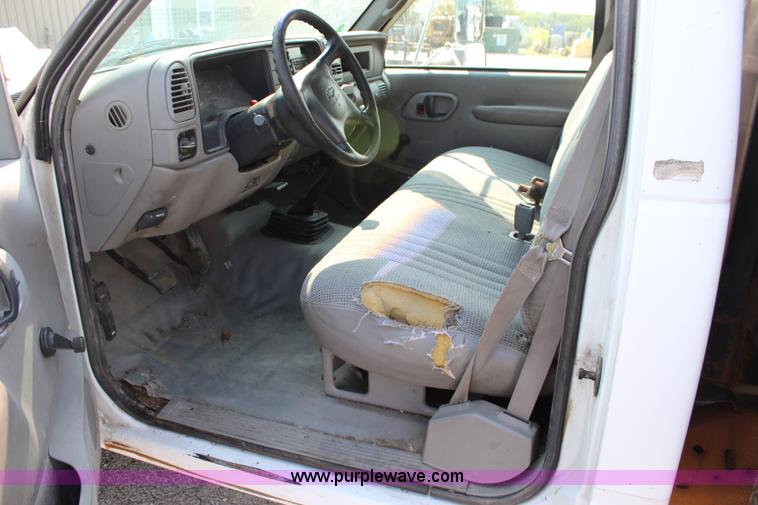 image for item J3554 1998 Chevrolet 3500HD flatbed pickup truck