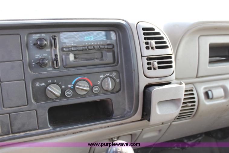 image for item J3554 1998 Chevrolet 3500HD flatbed pickup truck