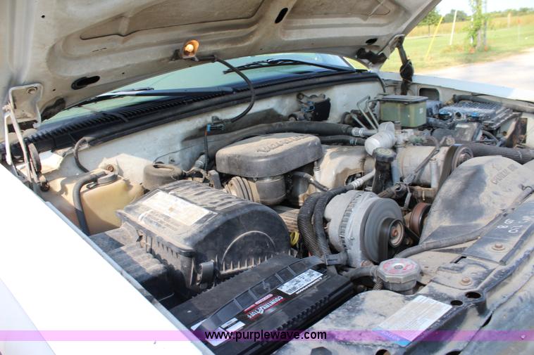 image for item J3554 1998 Chevrolet 3500HD flatbed pickup truck