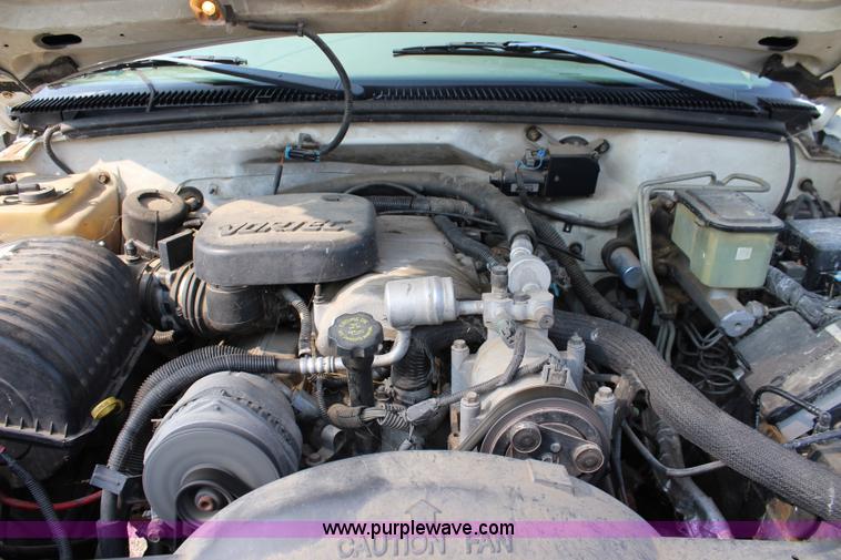 image for item J3554 1998 Chevrolet 3500HD flatbed pickup truck