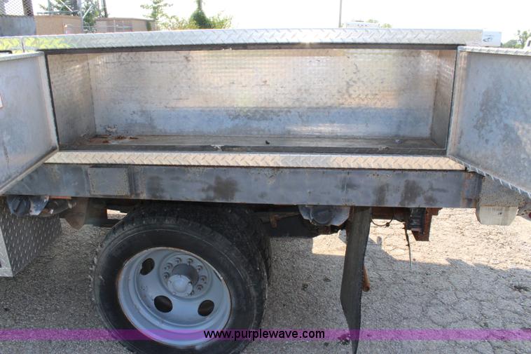 image for item J3554 1998 Chevrolet 3500HD flatbed pickup truck