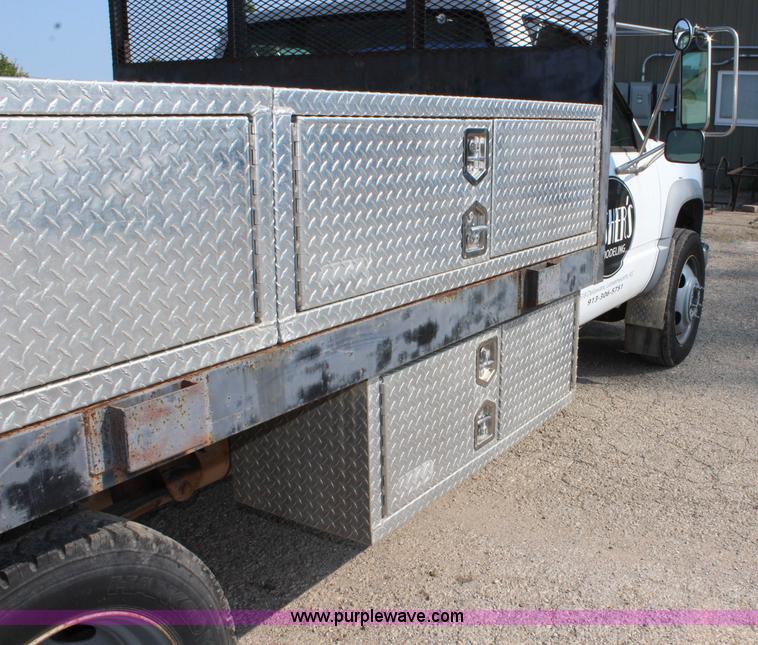 image for item J3554 1998 Chevrolet 3500HD flatbed pickup truck