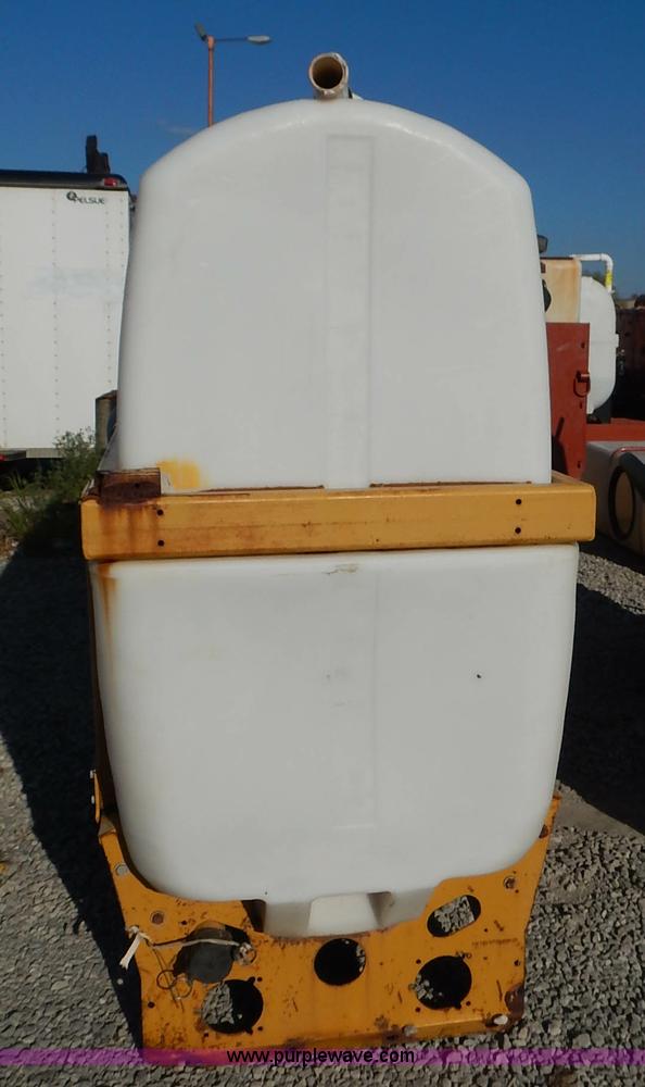 image for item J6372 Vermeer ST500 directional drill fluid tank