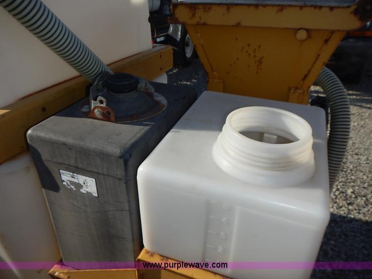 image for item J6372 Vermeer ST500 directional drill fluid tank