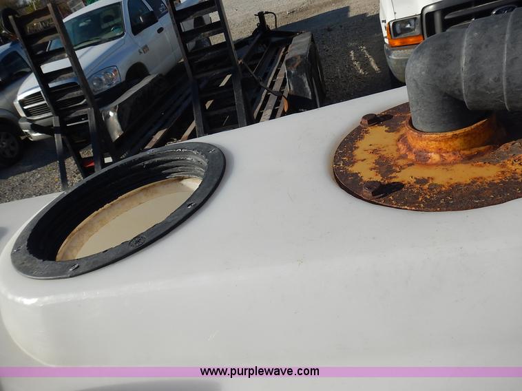 image for item J6372 Vermeer ST500 directional drill fluid tank