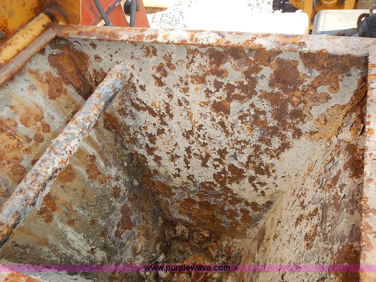 image for item J6372 Vermeer ST500 directional drill fluid tank