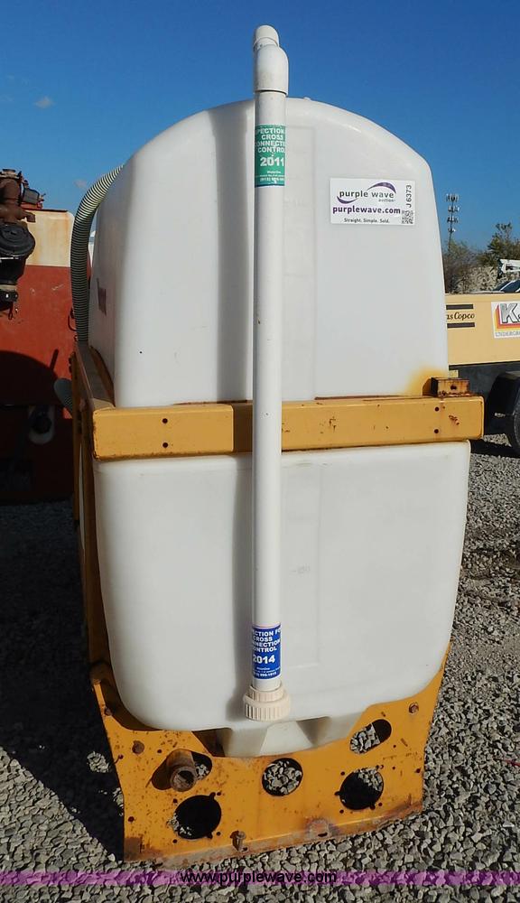 image for item J6373 Vermeer ST500 directional drill fluid tank