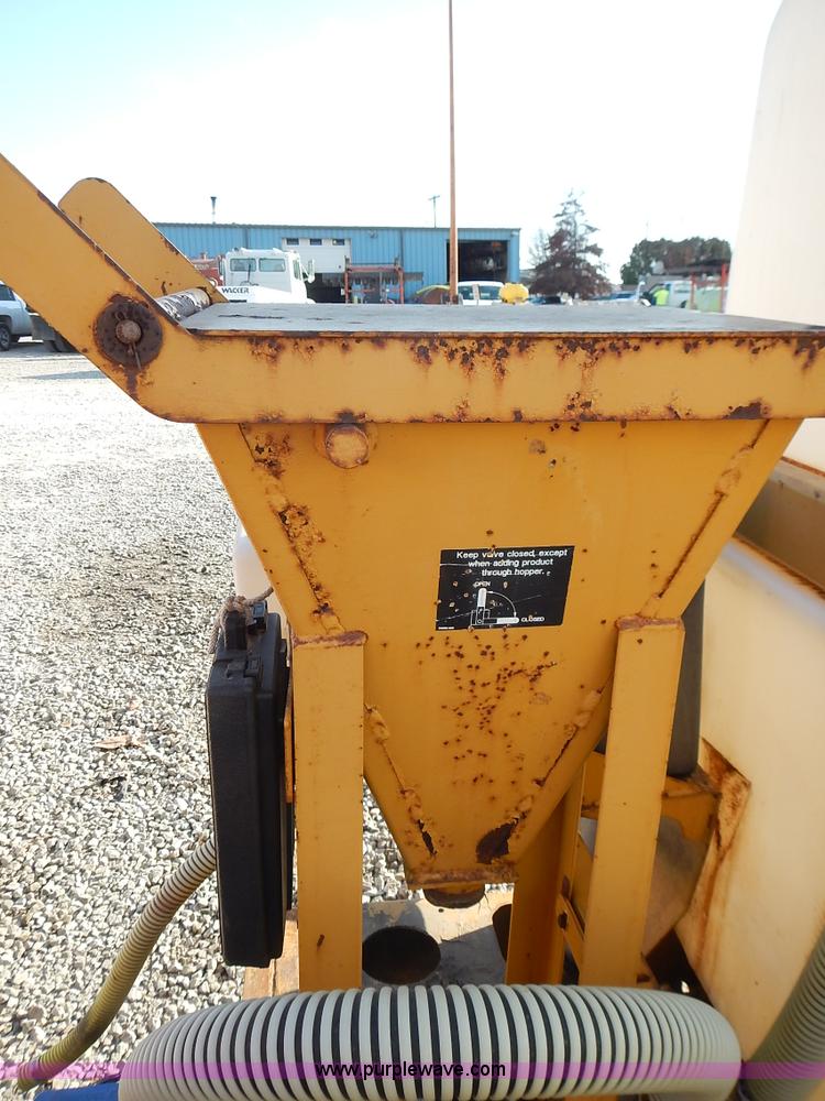 image for item J6373 Vermeer ST500 directional drill fluid tank