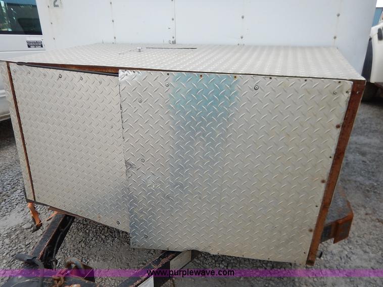 image for item J6485 1995 Advanced Pelsue fiber optic trailer