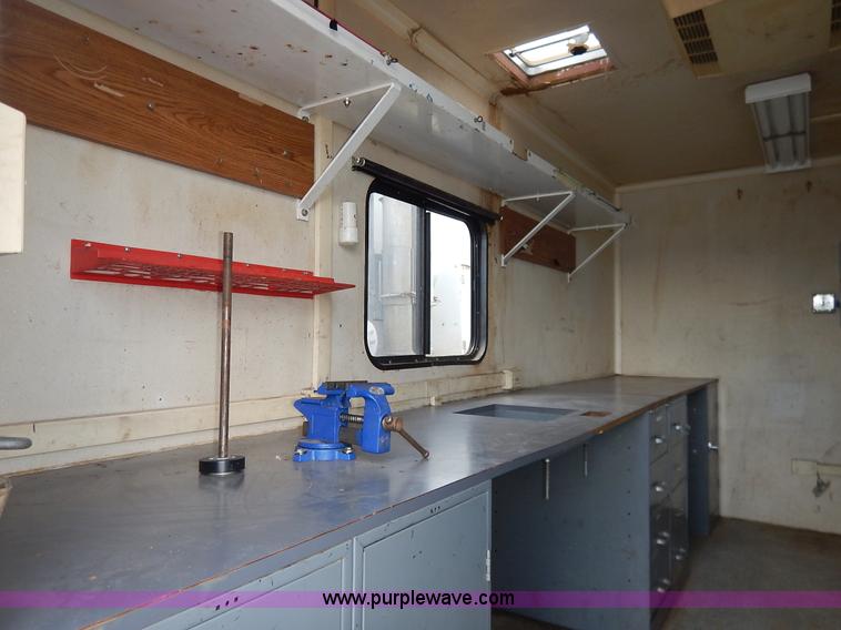 image for item J6485 1995 Advanced Pelsue fiber optic trailer