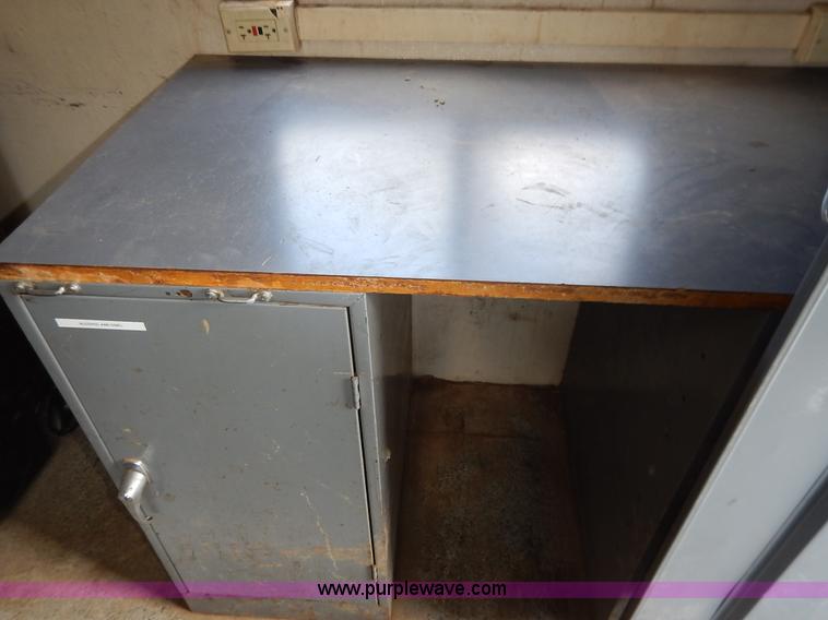 image for item J6485 1995 Advanced Pelsue fiber optic trailer