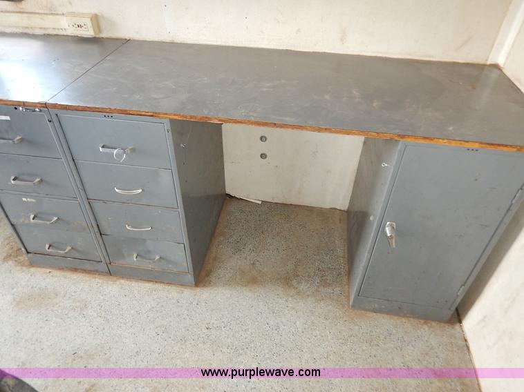 image for item J6485 1995 Advanced Pelsue fiber optic trailer