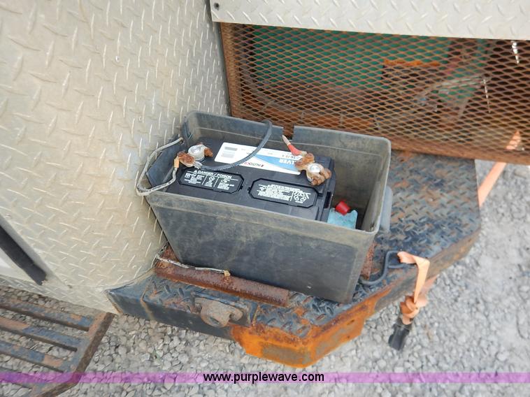 image for item J6485 1995 Advanced Pelsue fiber optic trailer