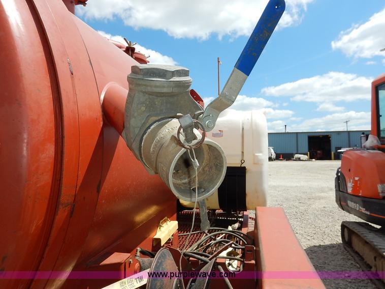 image for item J6495 2008 Ditch Witch FX30 vacuum excavator