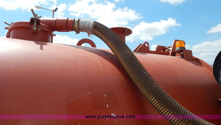 image for item J6495 2008 Ditch Witch FX30 vacuum excavator