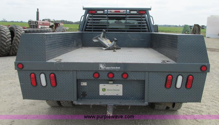 image for item J8717 2007 Chevrolet Silverado Classic 3500 Crew Cab flatbed pickup truck