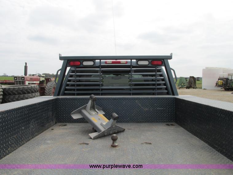 image for item J8717 2007 Chevrolet Silverado Classic 3500 Crew Cab flatbed pickup truck