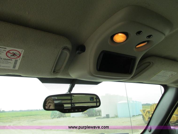 image for item J8717 2007 Chevrolet Silverado Classic 3500 Crew Cab flatbed pickup truck