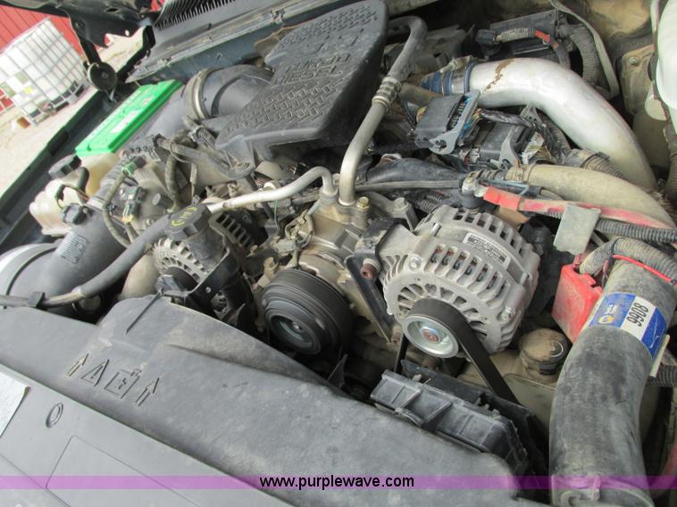 image for item J8717 2007 Chevrolet Silverado Classic 3500 Crew Cab flatbed pickup truck