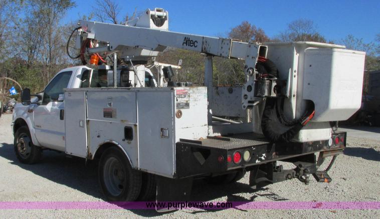 image for item J8746 2002 Ford F550 Super Duty XL bucket truck