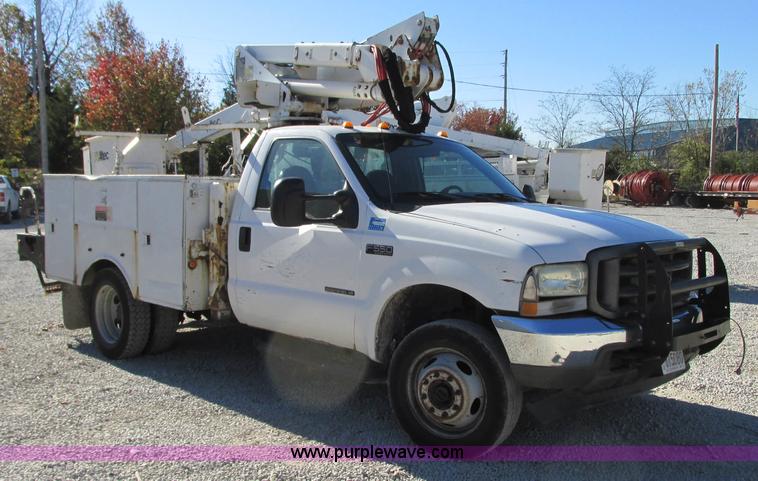 image for item J8746 2002 Ford F550 Super Duty XL bucket truck