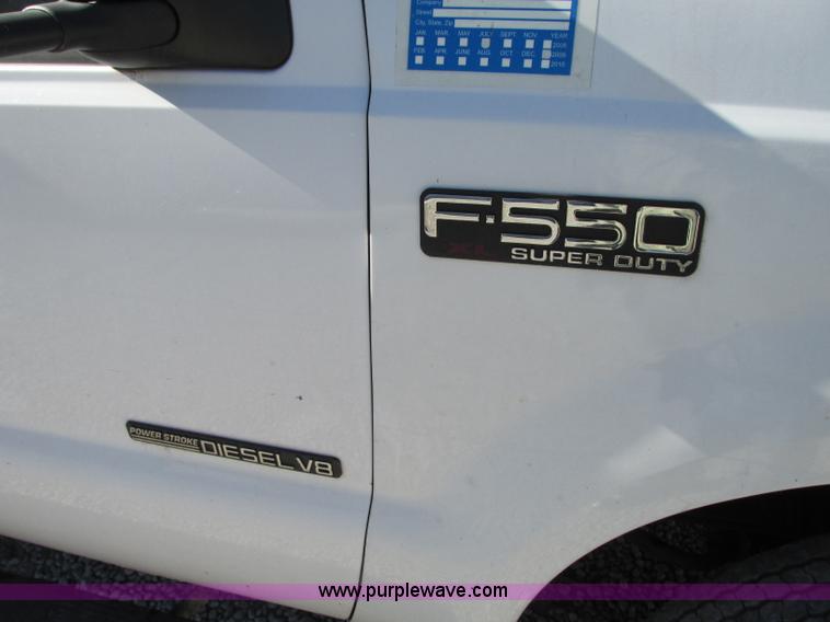 image for item J8746 2002 Ford F550 Super Duty XL bucket truck