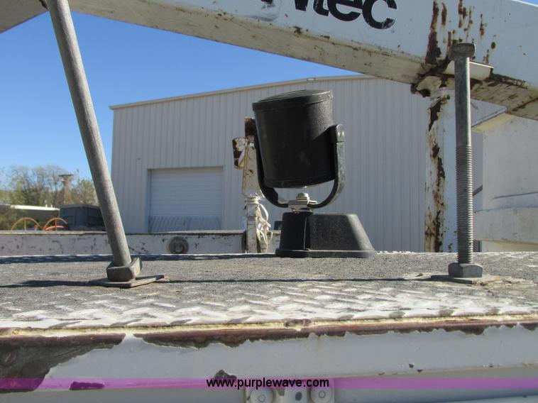 image for item J8746 2002 Ford F550 Super Duty XL bucket truck