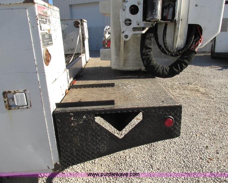 image for item J8746 2002 Ford F550 Super Duty XL bucket truck